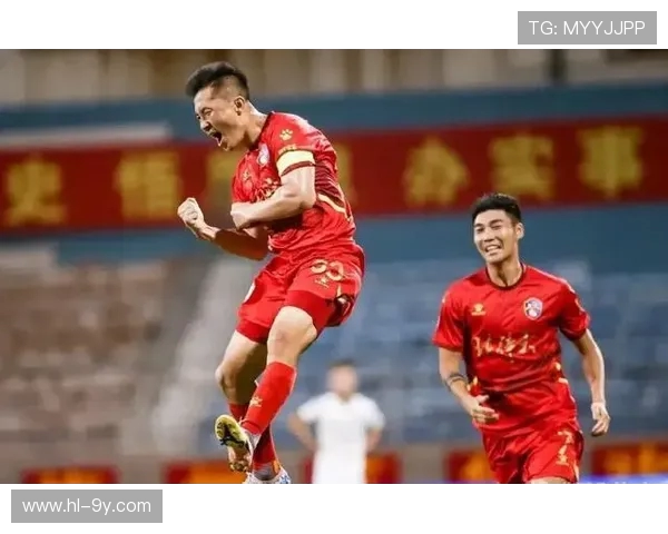 河南足球队高中锋意外受伤引发球队进攻体系调整讨论热议与应对策略